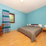 Lili شقة *