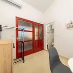 Lili شقة بولا