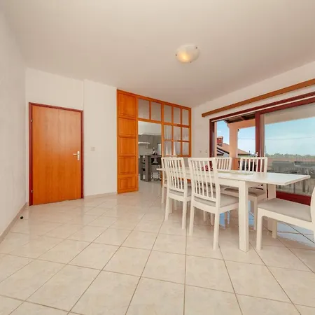 Apartman Lili *