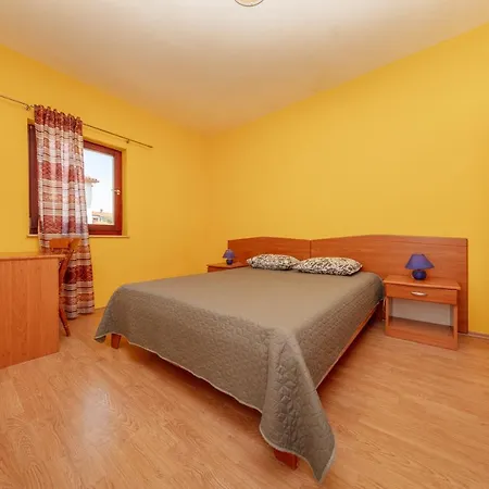 Apartment Lili Pula