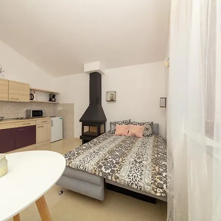 Apartment Lili Pula