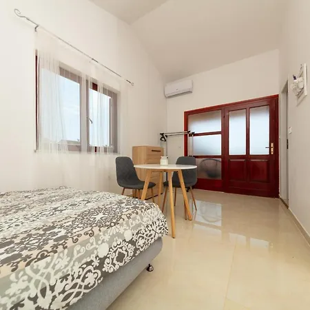 Lili Apartment *