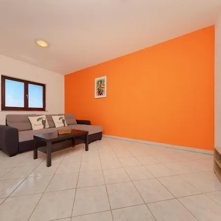 Lili Apartamento Pula