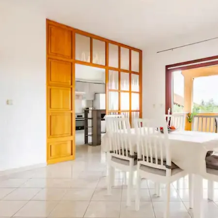 Apartment Lili Pula